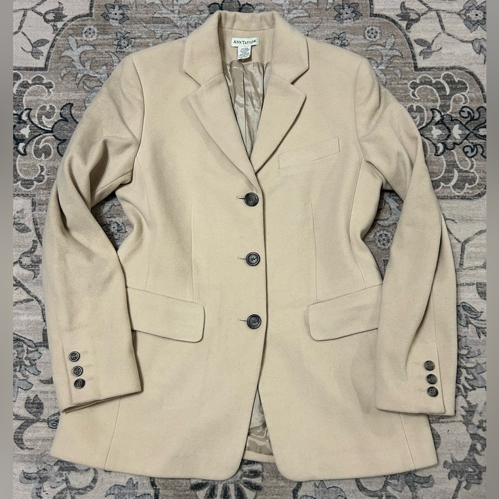 Ann Taylor Wool Cashmere Blend Blazer Size 6 Beige 3 Button Classy Career Wear